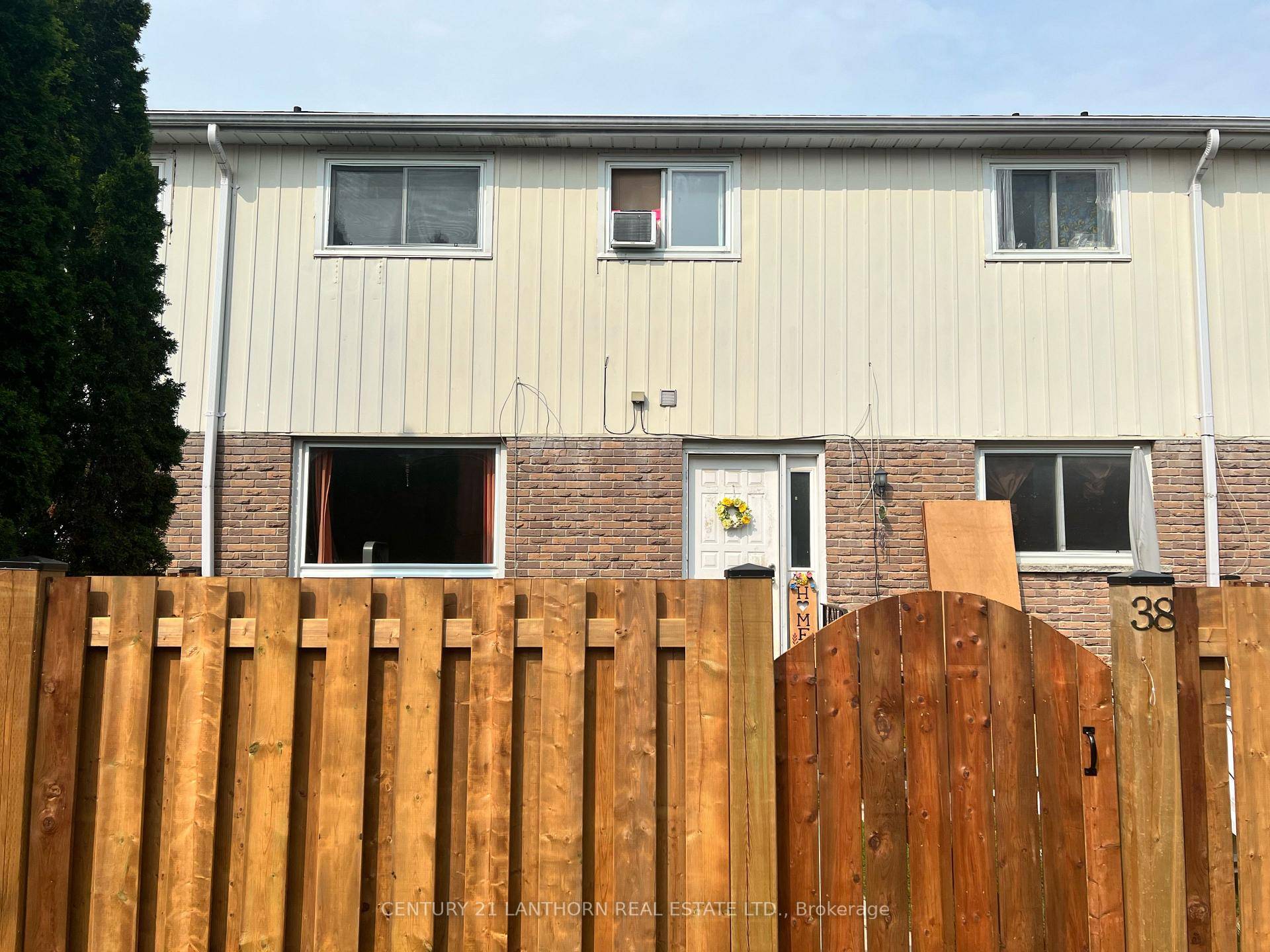 This 3 Bed, 1. 5 Bathroom Two Storey Home Offers An Eat In Kitchen And Living Room On The Main Floor.