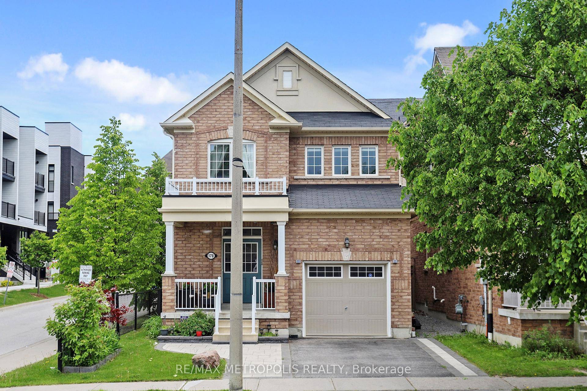 Welcome to 178 Angus Drive, Ajax Bright, Stylish amp ; Perfectly Located !