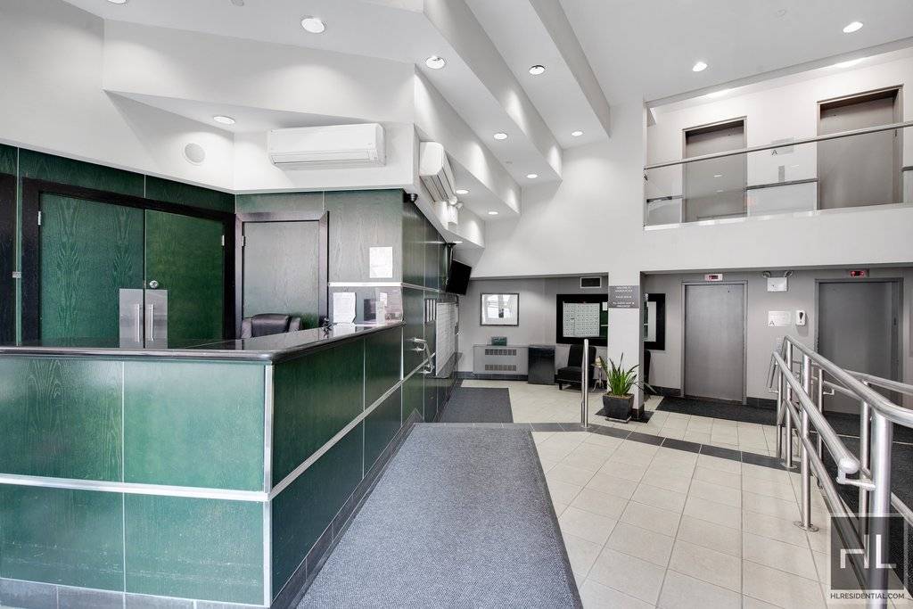 Welcome to Madison Plaza !