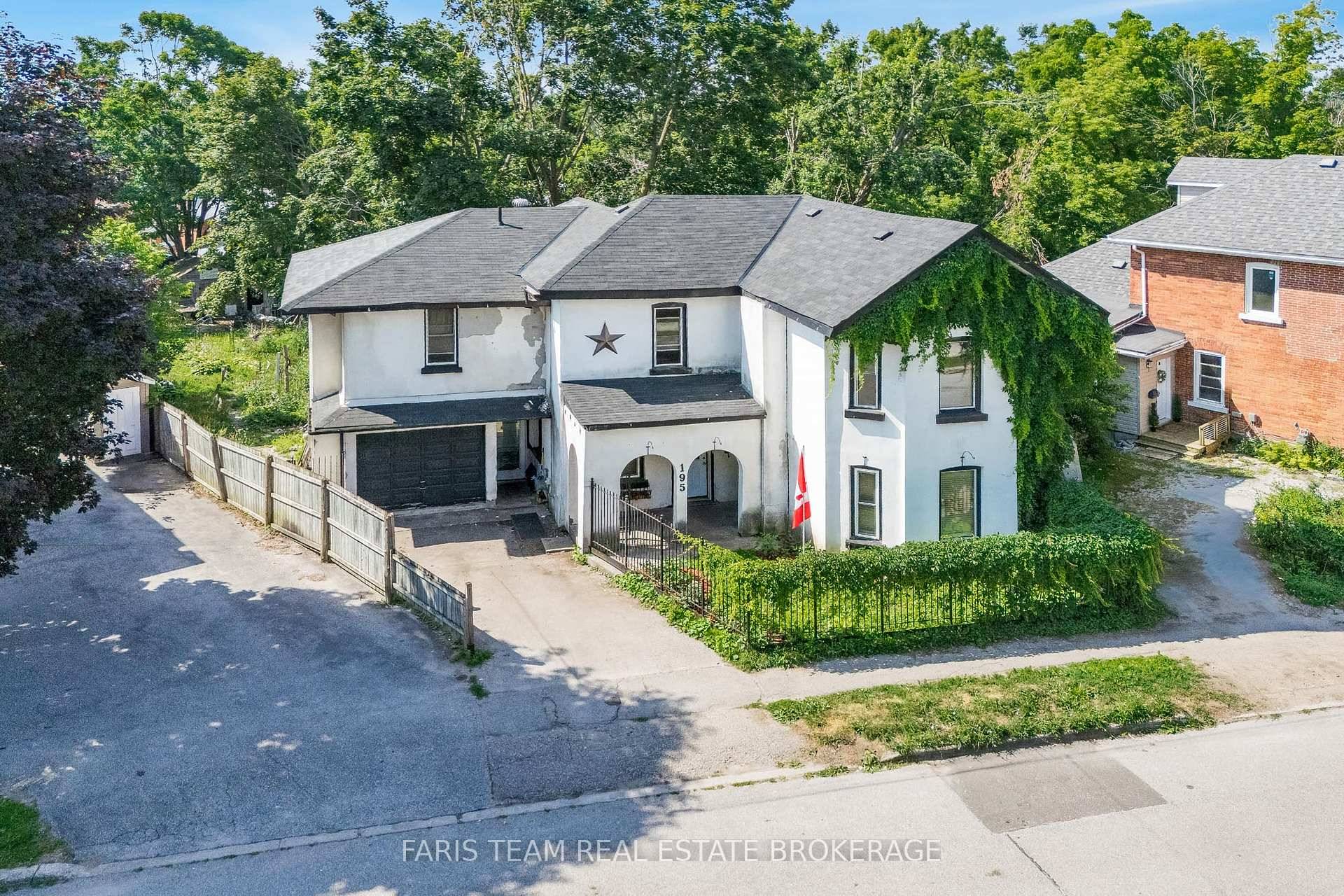Top 5 Reasons You Will Love This Home 1 Zoned for duplex use, offering flexibility and potential rental income 2 Spacious, fully fenced backyard, ideal for kids, pets, or outdoor ...