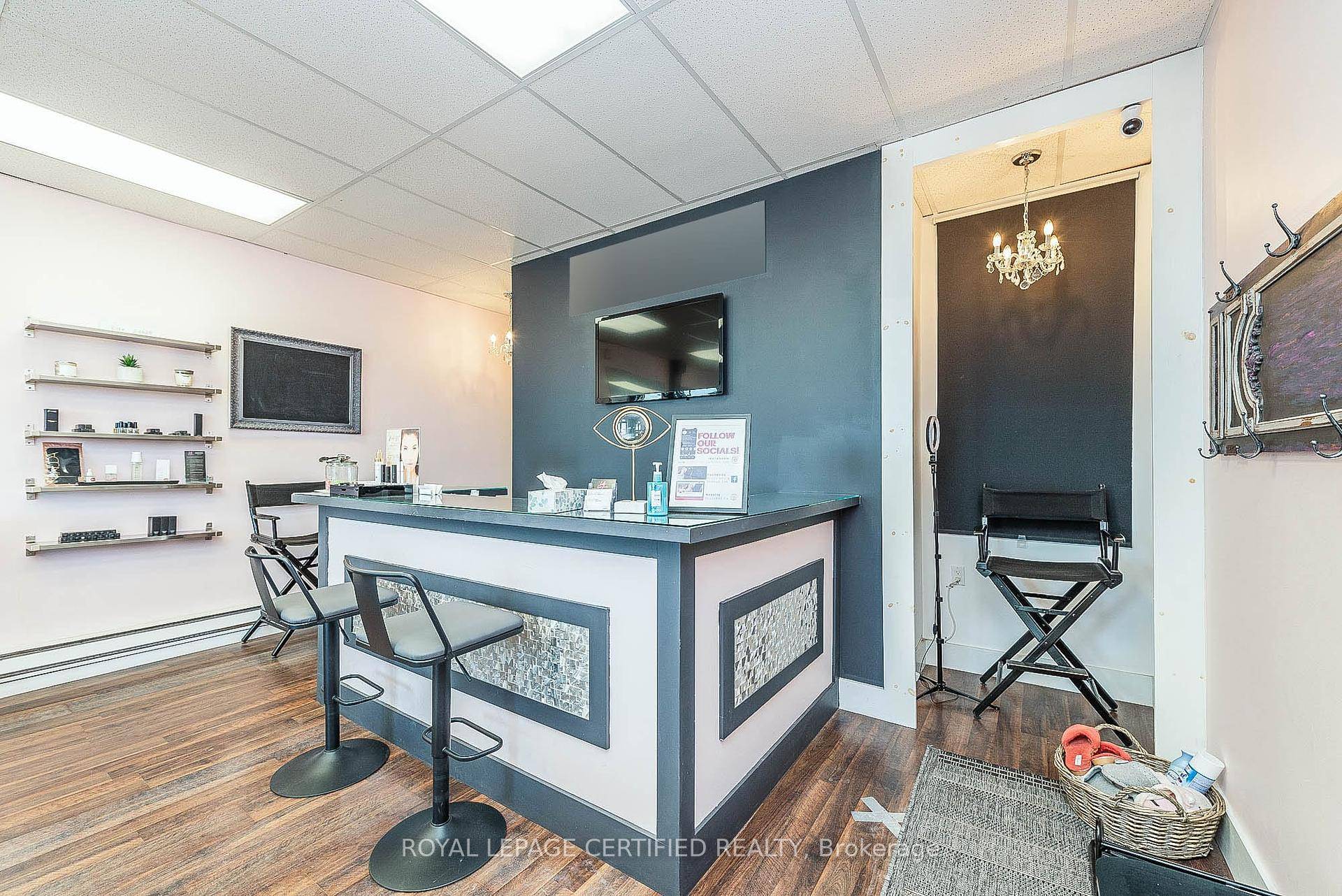 An incredible opportunity to own a thriving beauty salon in the vibrant core of Bolton !