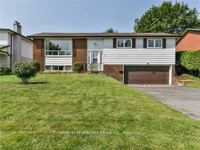 Come have a look at this special basement, Pickering Village community located on a quiet tree lined court in prime south Pickering Village.