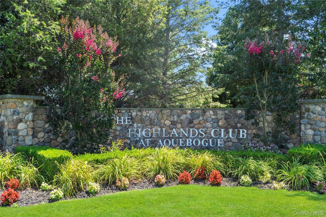 Gem of the North Fork at The Highlands at Aquebogue !