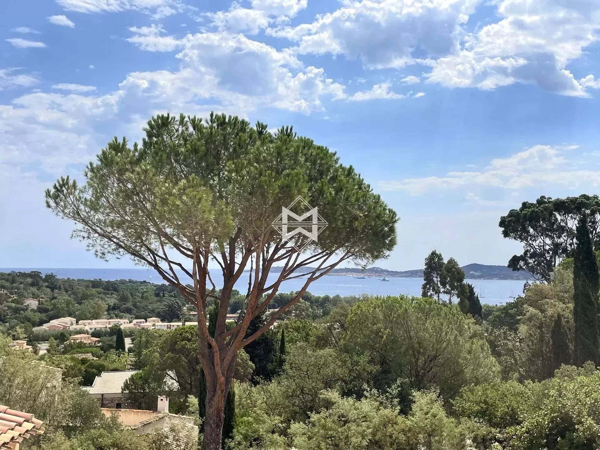Entirely renovated villa – Beautiful sea view – Closed domain