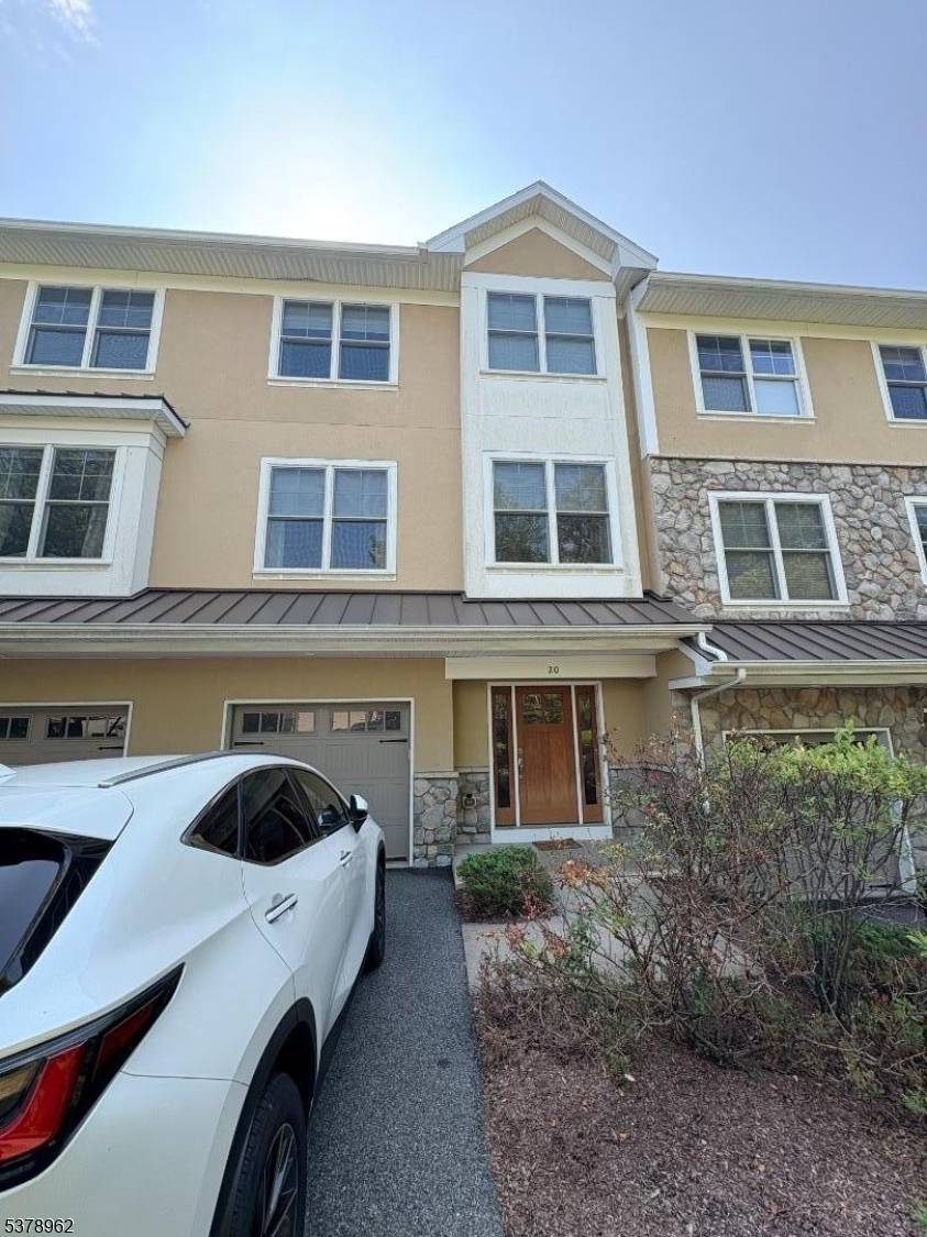 Beautiful 3 level, 3 bedroom, 4 bathroom rental in the prestigious community of Mountain Lakes !