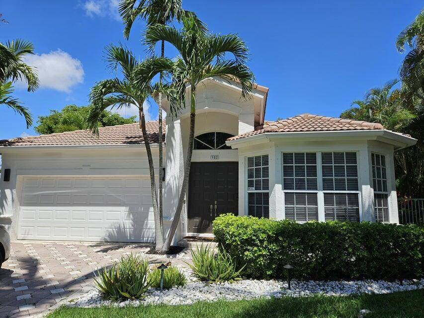 Fabulous Lake Ida location, just a few minutes to Atlantic Ave and beaches.