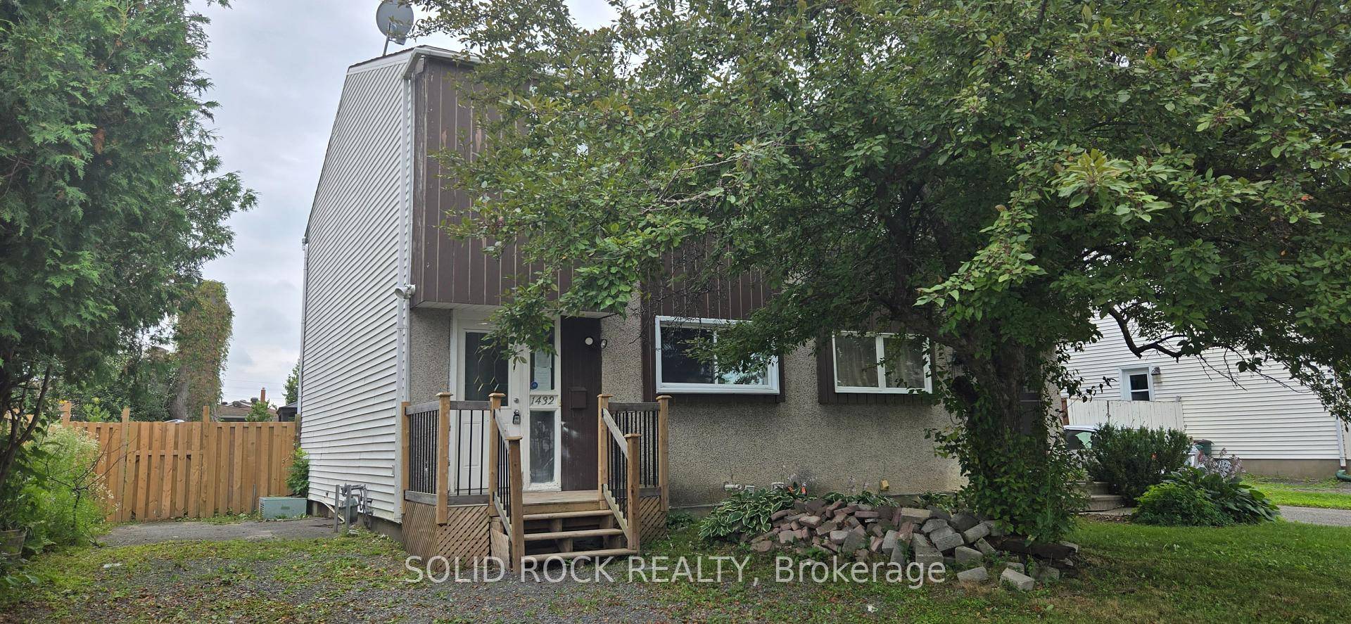 On a quiet street in desirable Carson Grove, this semi detached freehold home is your opportunity to own in a neighbourhood that is close to everything without condo fees !