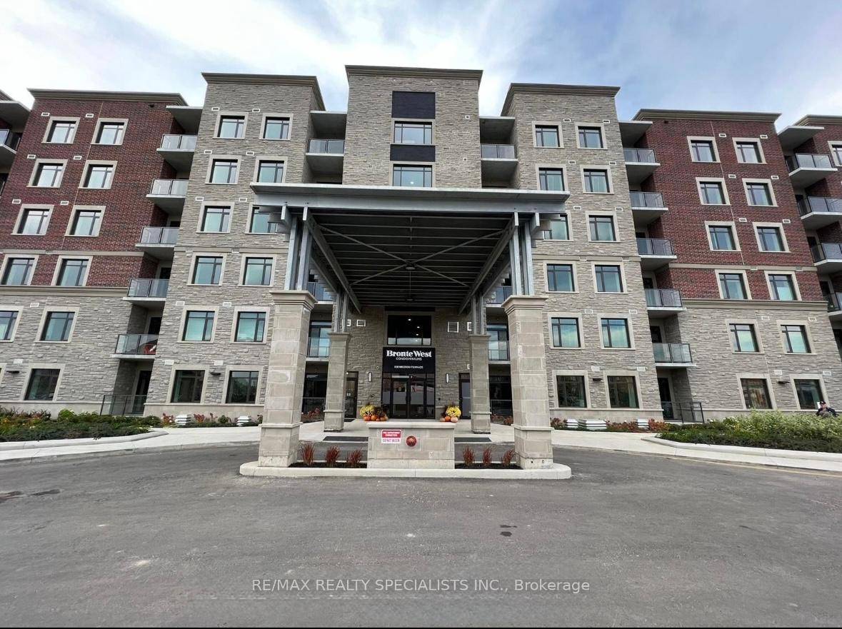 Do Not Miss This Fantastic 3 Bedroom Apartment, Pcs Of Architecture.