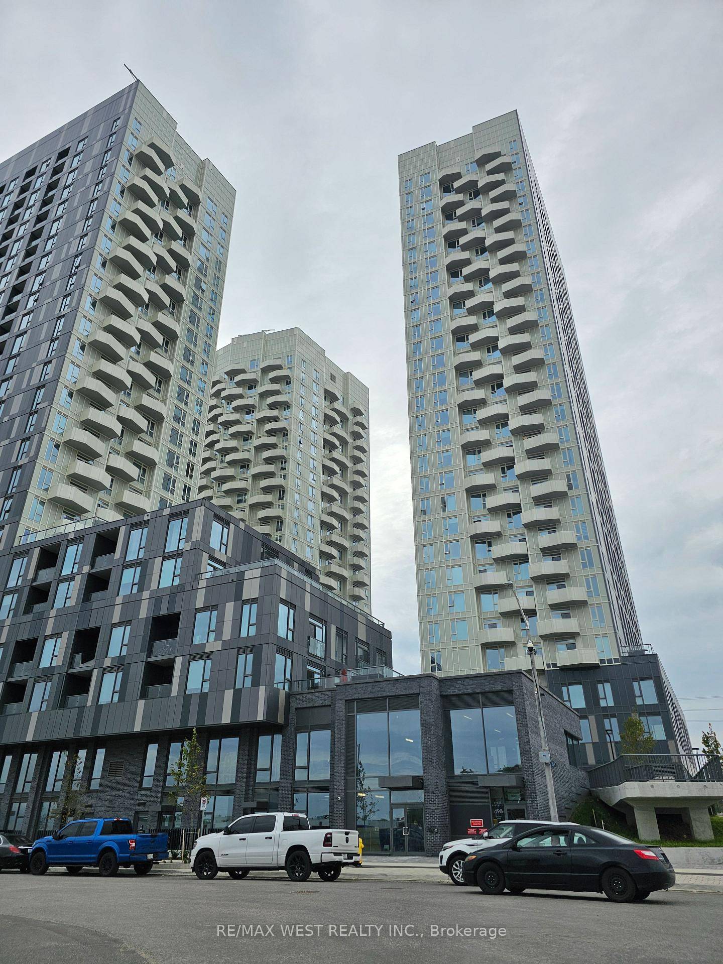 Bright, pristine 2 bedroom suite in Abeja Tower 1 never occupied.