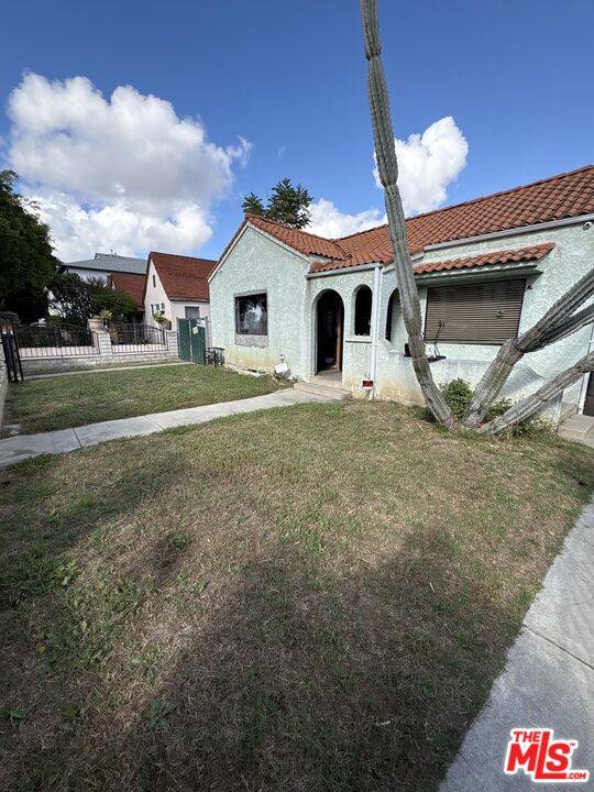 1340 S Mansfield Ave 2BR La