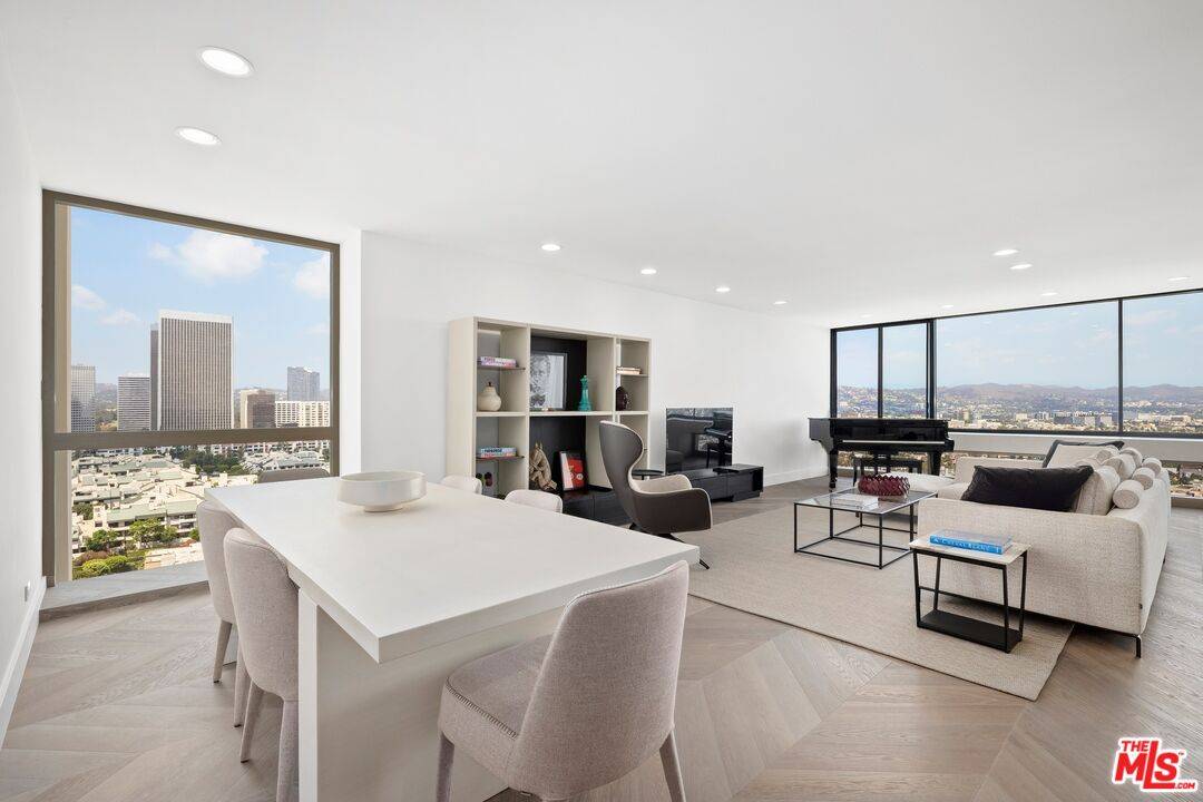 2222   Avenue Of The Stars 3BR Beverlywood La