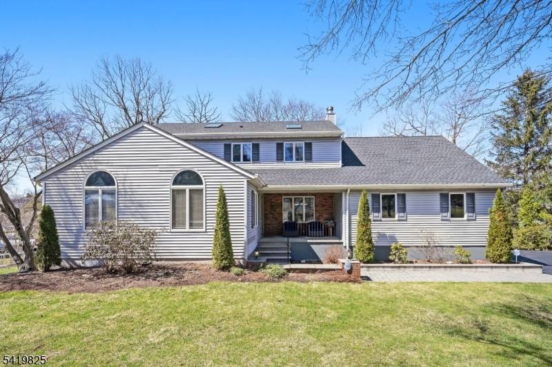 Welcome To One Of Awosting's Standout Properties !