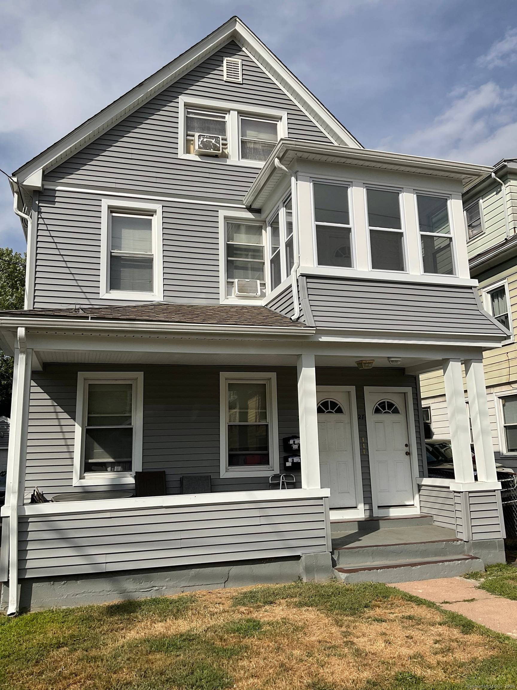 Double to Triple ! Don't miss out on this 2 unit with fully finished third floor.