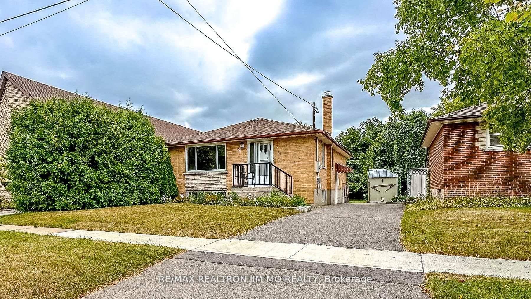 Welcome To A Well Cared All Brick Bungalow Located In The High Demand Centennial Area Af Oshawa.