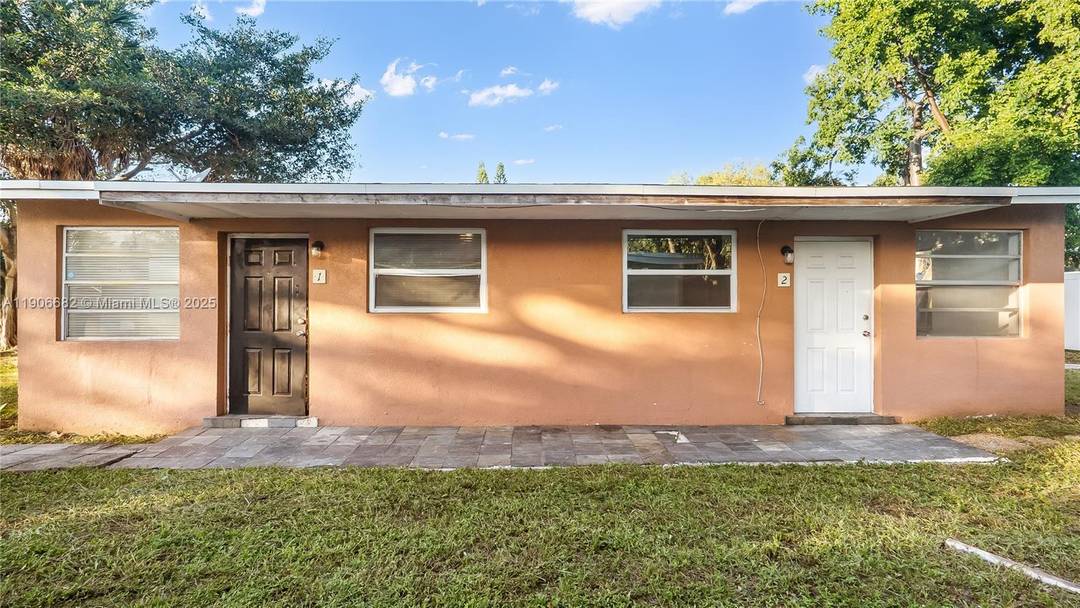 Fantastic investment opportunity in the heart of Dania Beach !