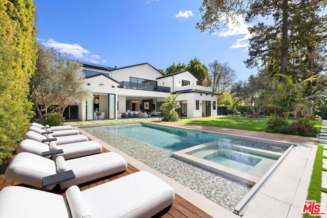 115  S Rockingham Ave 8BR Brentwood La