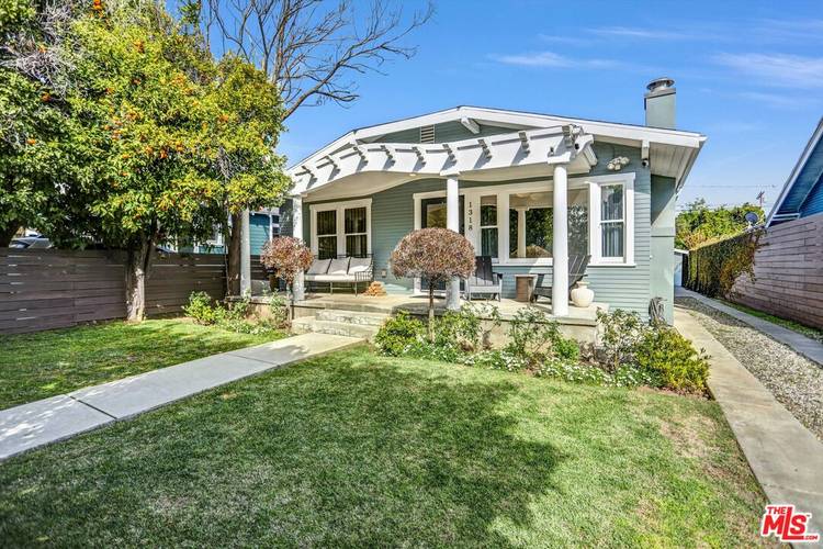 1318  N June St 3BR Hollywood Hills East La