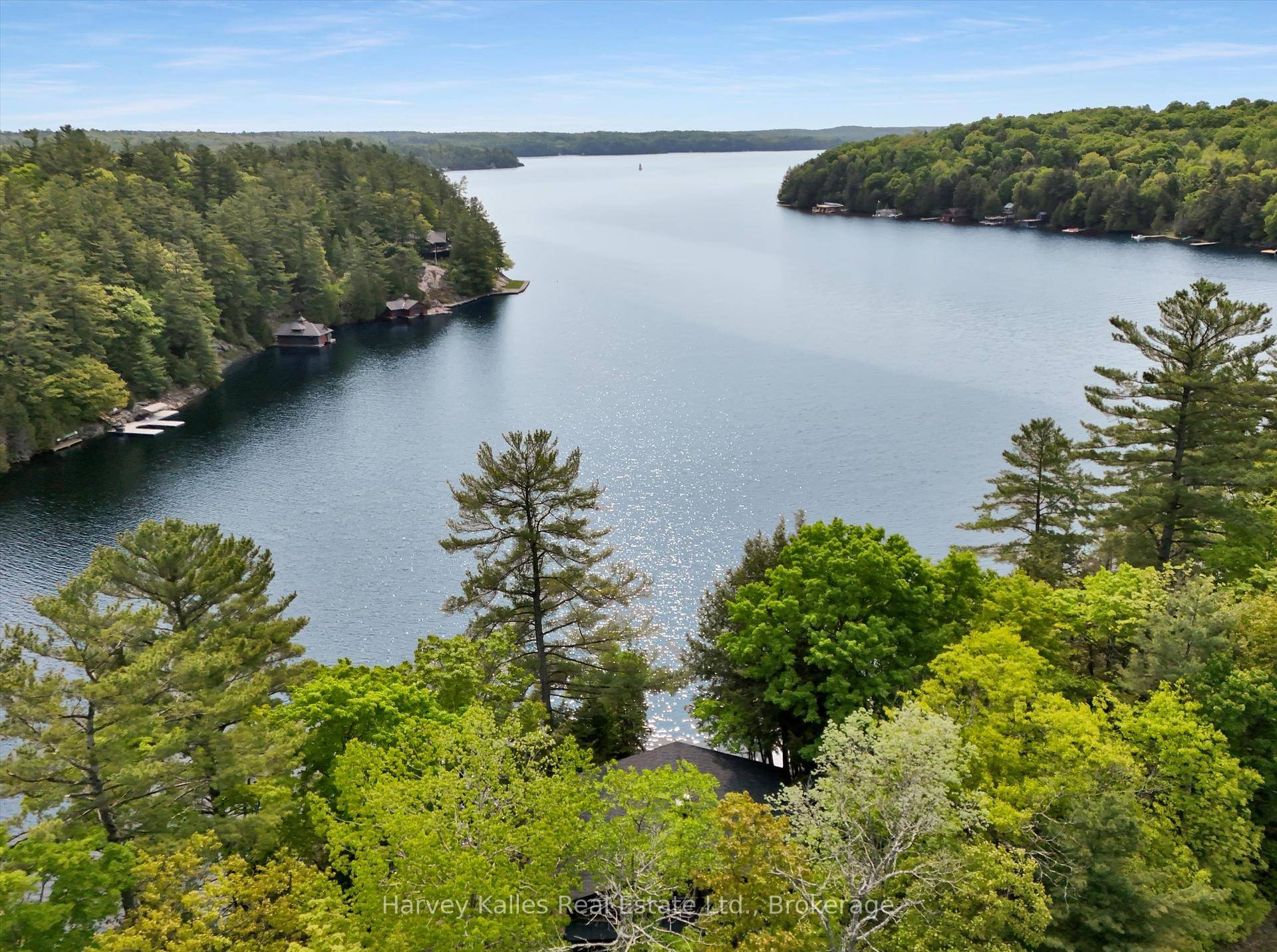 Welcome to your dream retreat on iconic Lake Rosseau.