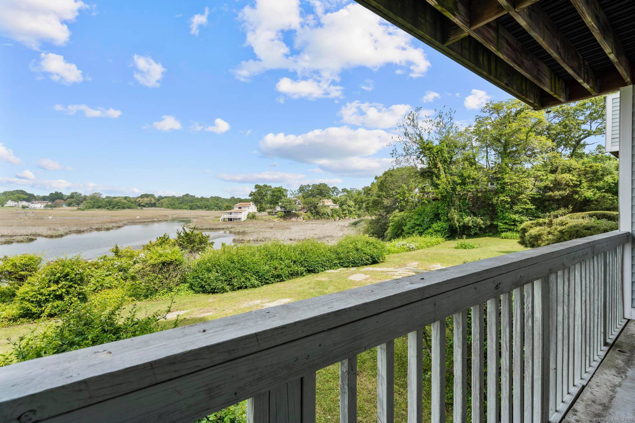 Luxury Direct Waterfront Living !