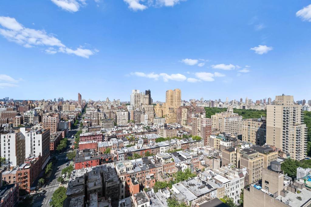 This stunning 2, 470 square foot duplex, featuring multiple exposures and walls of windows, offers breathtaking, unobstructed landmarked views stretching from Central Park to the George Washington Bridge and beyond, ...