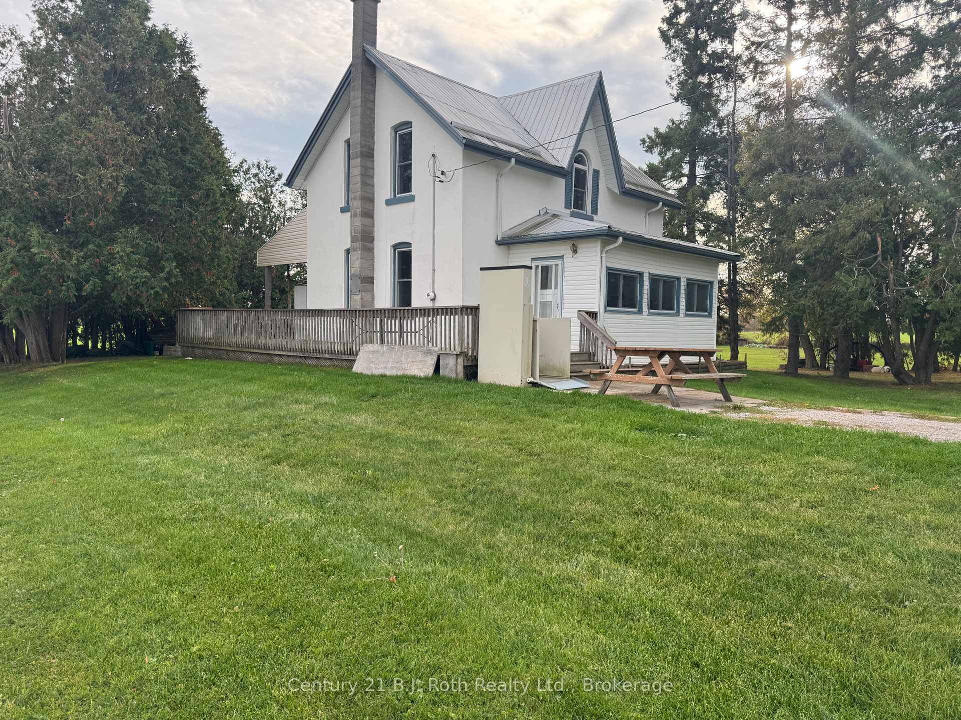She's a grand old lady from 1903 weathered but wise, with a family sized kitchen that has always been the heart of the home and a frame thats stood firm ...