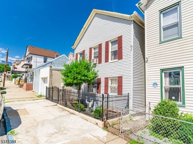 Welcome to 29 Dover St, Paterson !