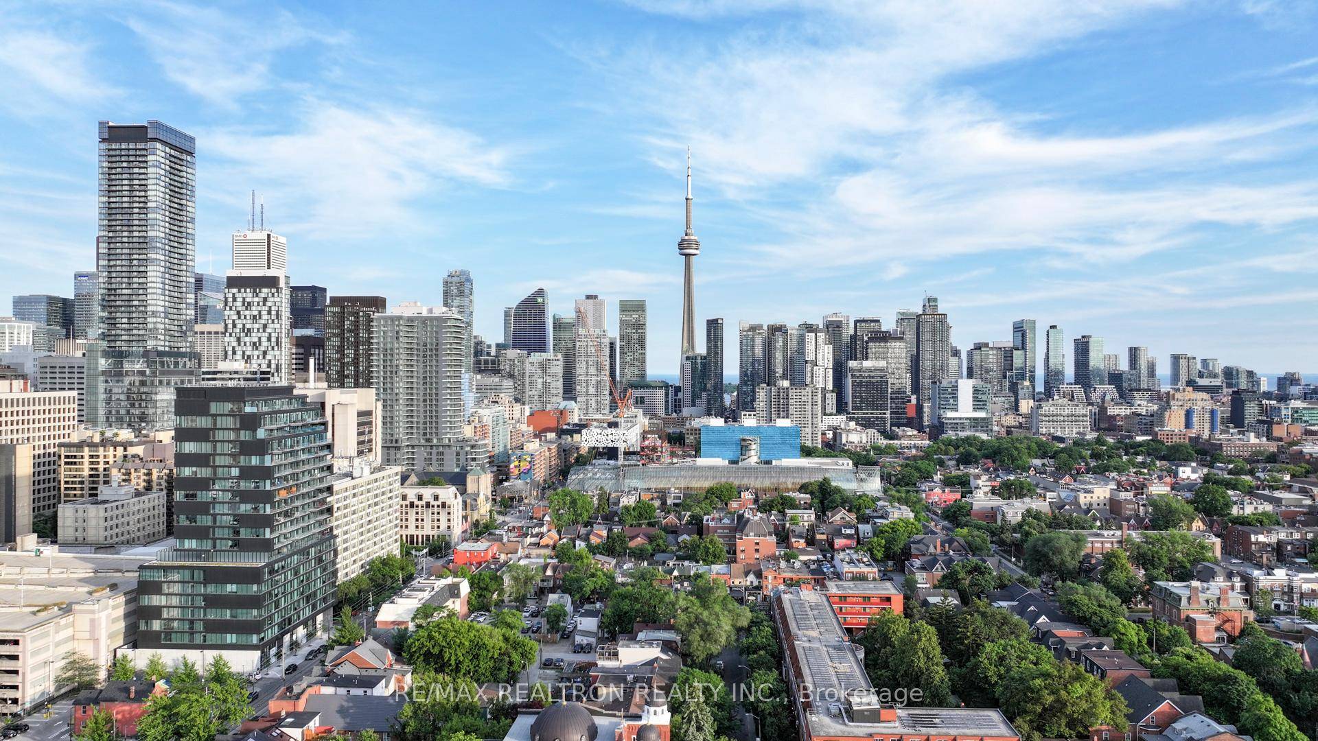 U of T Students' Favourite Theory Condo on Market Now !
