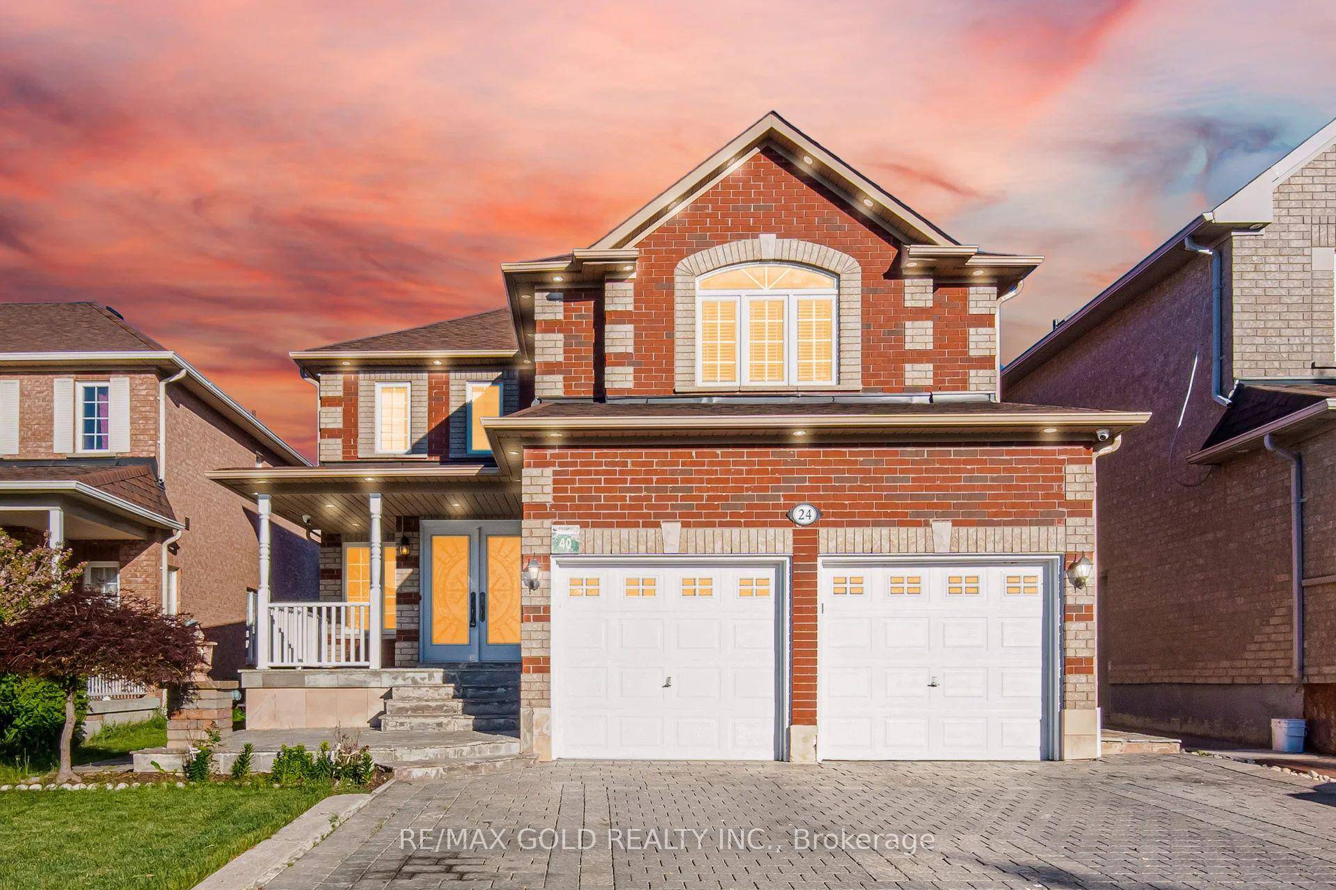 Welcome To 24 Whitehouse Cres, Built On 40 Ft Wide Lot.