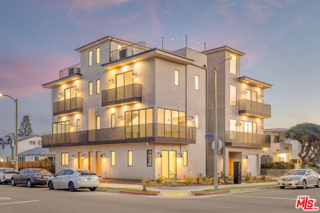12702 Pacific Ave 2BR Marina Del Rey La