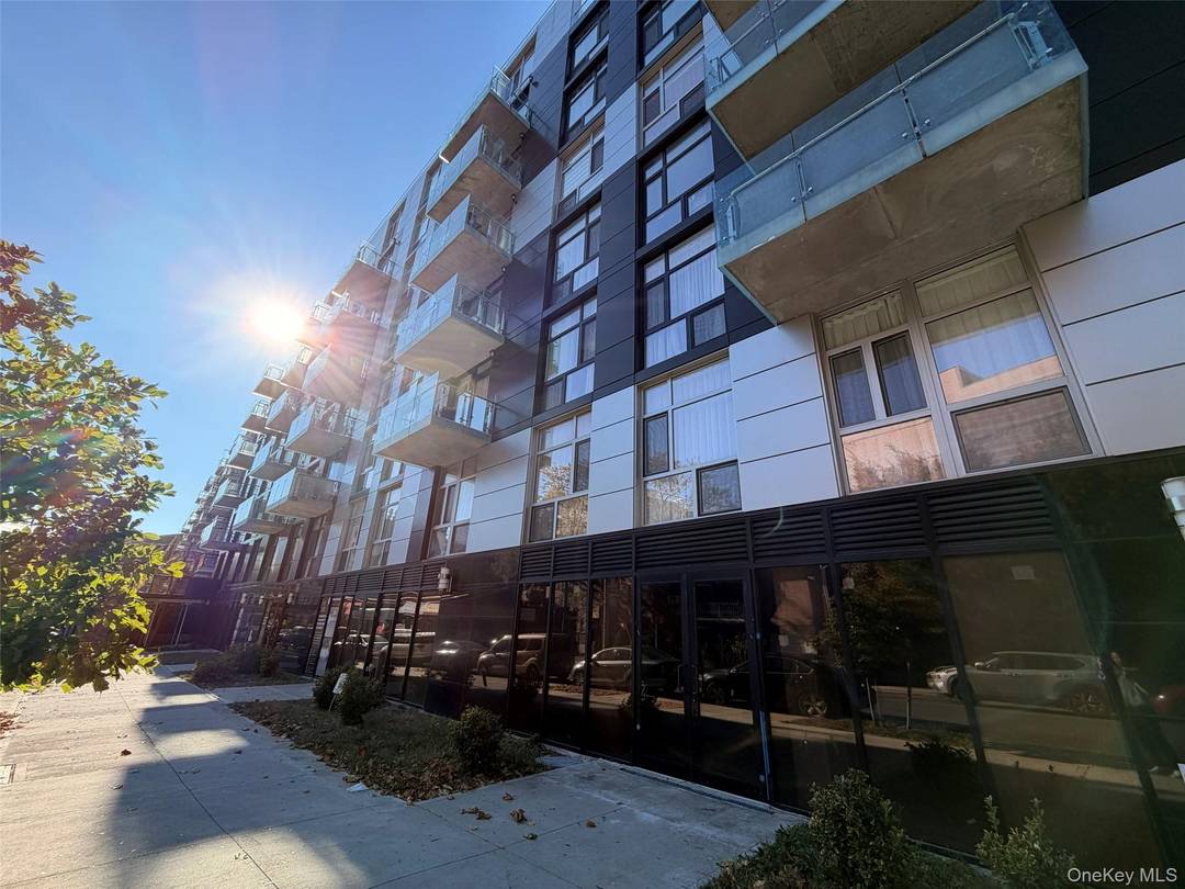 Rego Park Brand New Community Facility Office, Prime business area with high local population, Spacious open layout, Modern design style, Large street facing windows, Close to train, Bus station, Ikea, ...