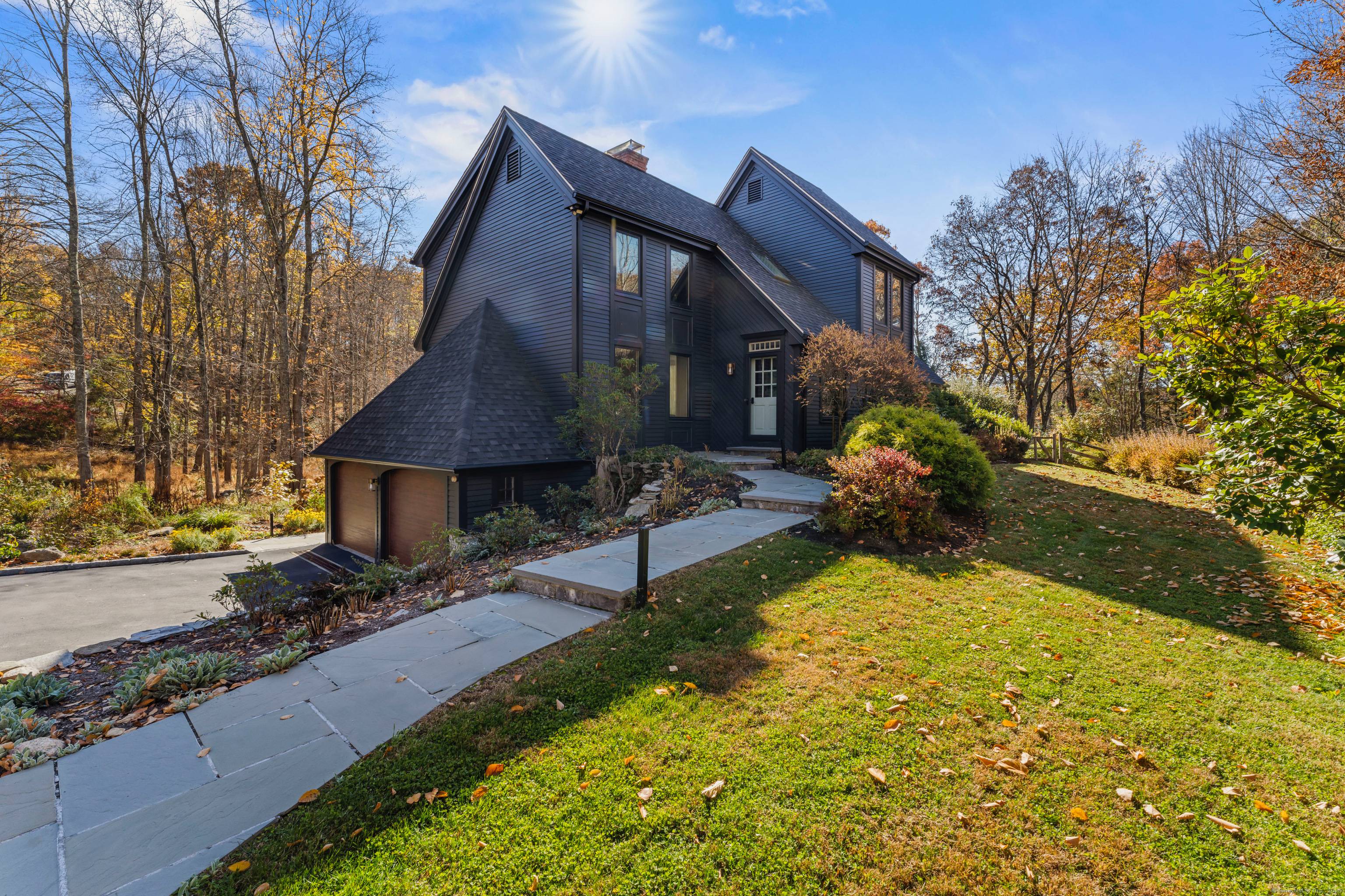 House includes guest house !