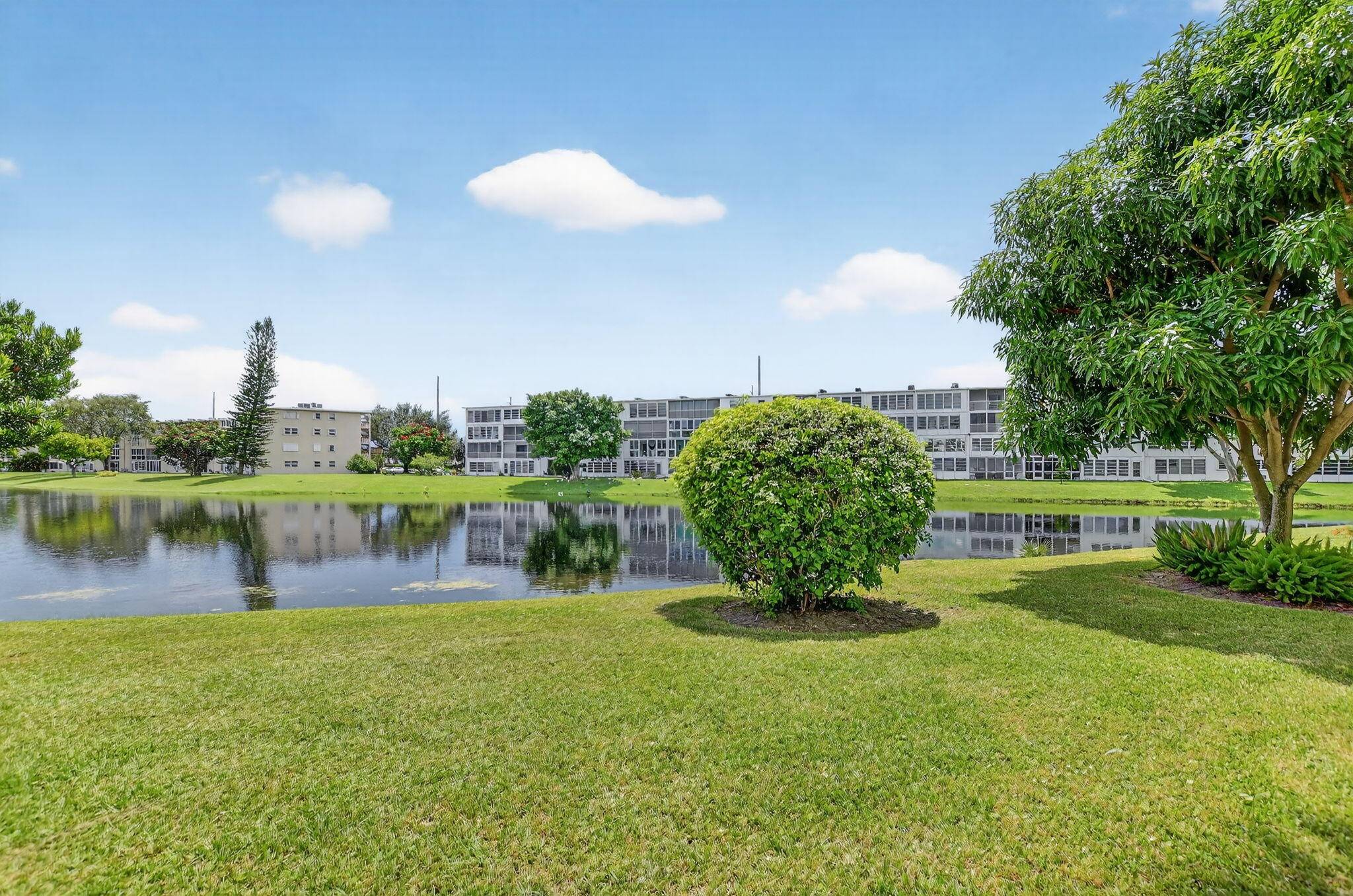 Great opportunity to start over and make this 1 bedroom, 1 bath lakefront condo your own !