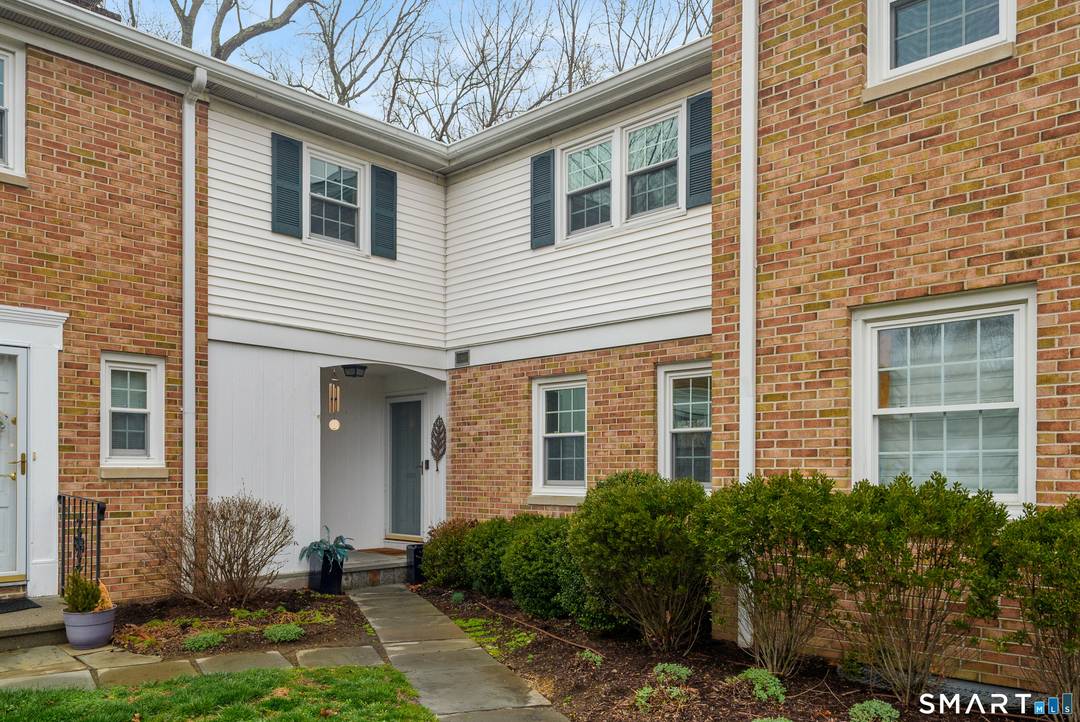 Fabulous corner unit townhome in the heart of New Canaan.