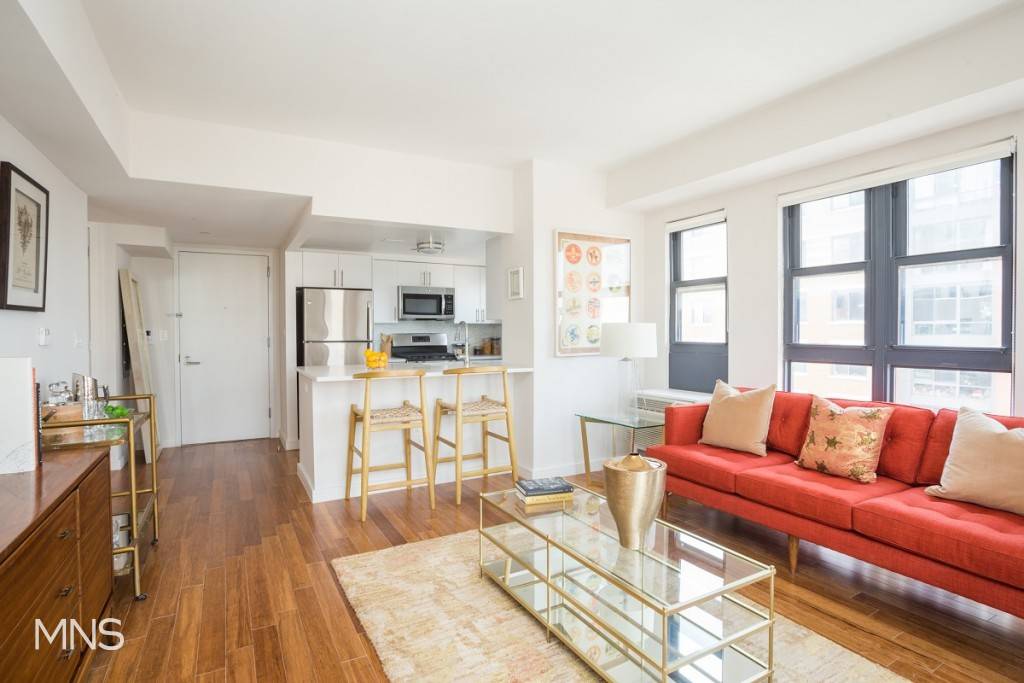 Beautiful 2 Bedroom Apartment Available Now !