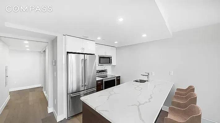 Welcome to Central Station ; Bushwick s newest boutique luxury development.