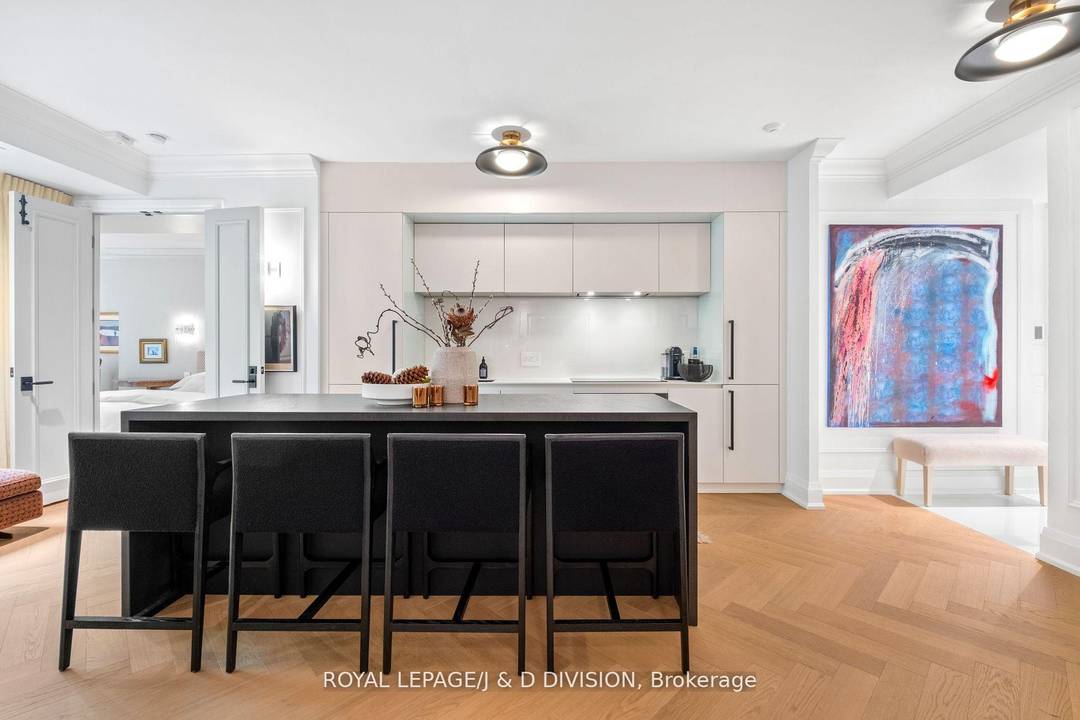 A rare opportunity to own an impeccably renovated suite in a coveted Toronto neighbourhood.