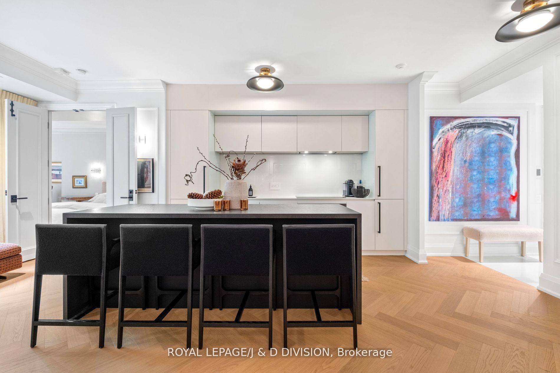 A rare opportunity to own an impeccably renovated suite in a coveted Toronto neighbourhood.