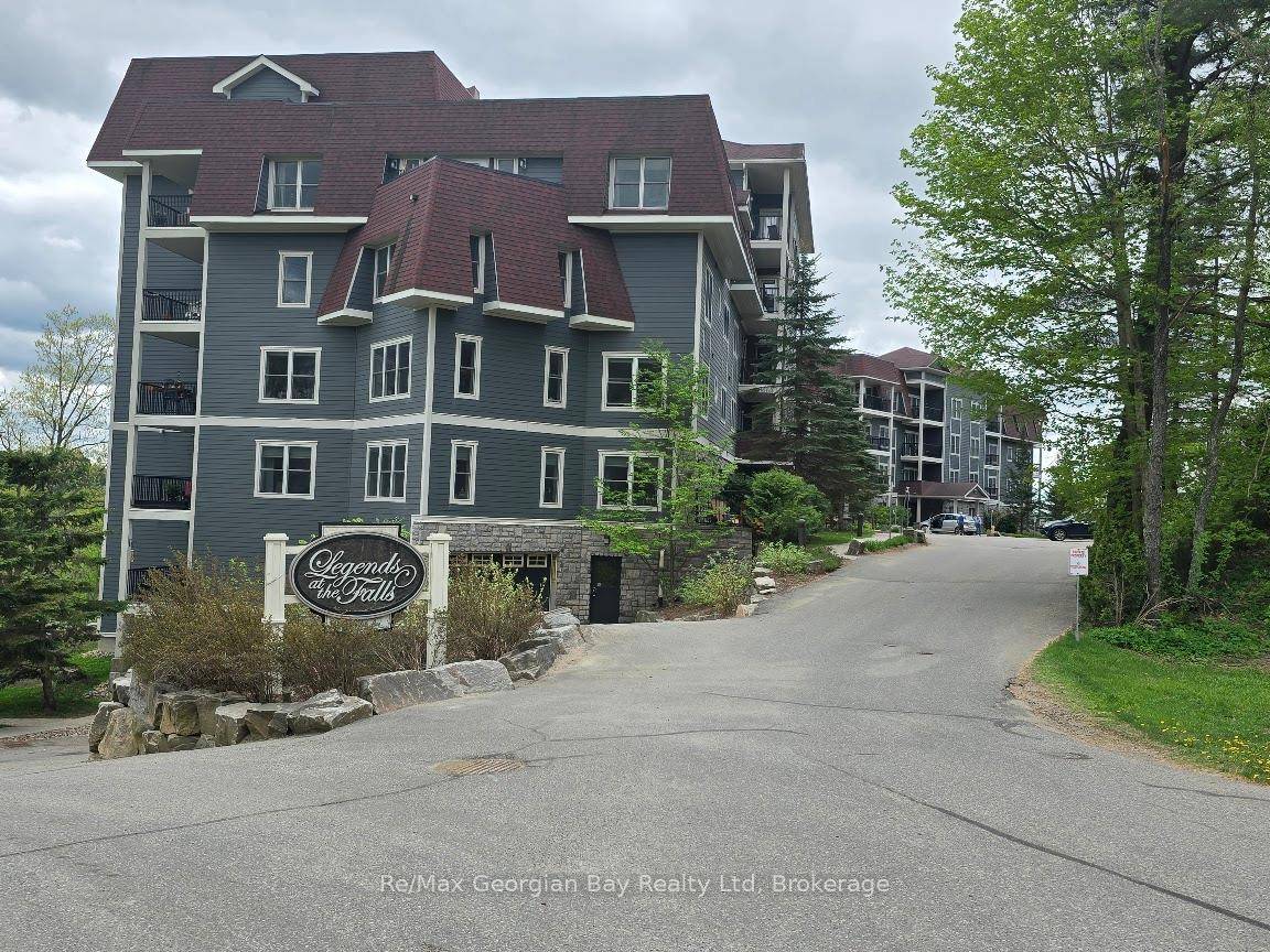 Welcome to easy living at the Legends At The Falls located in the heart of Muskoka !