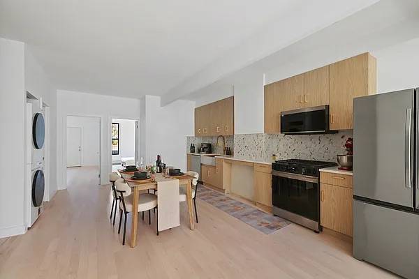 Modern Living at 385 Cornelia Street, Bushwick !