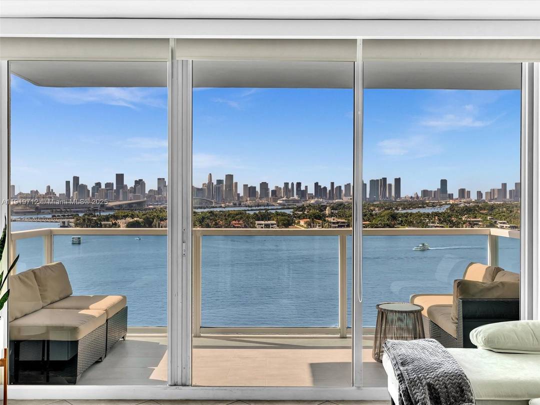 Live the Miami Beach Dream with Unrivaled Sunset Views at The Floridian South Beach Welcome to The Floridian, a full service luxury building perfectly situated in one of the most ...