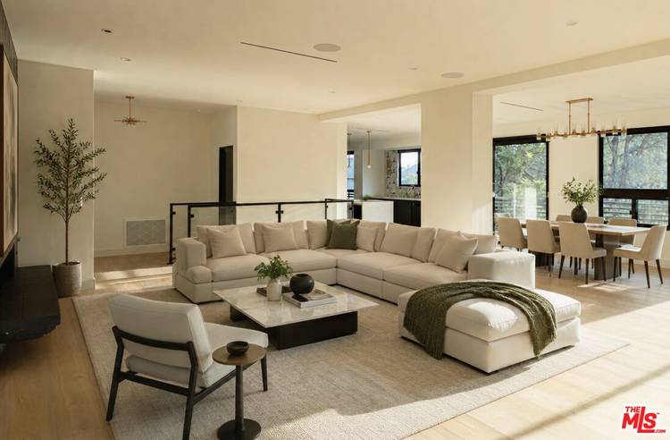 3147 Hollyridge Dr 3BR Hollywood Hills East La