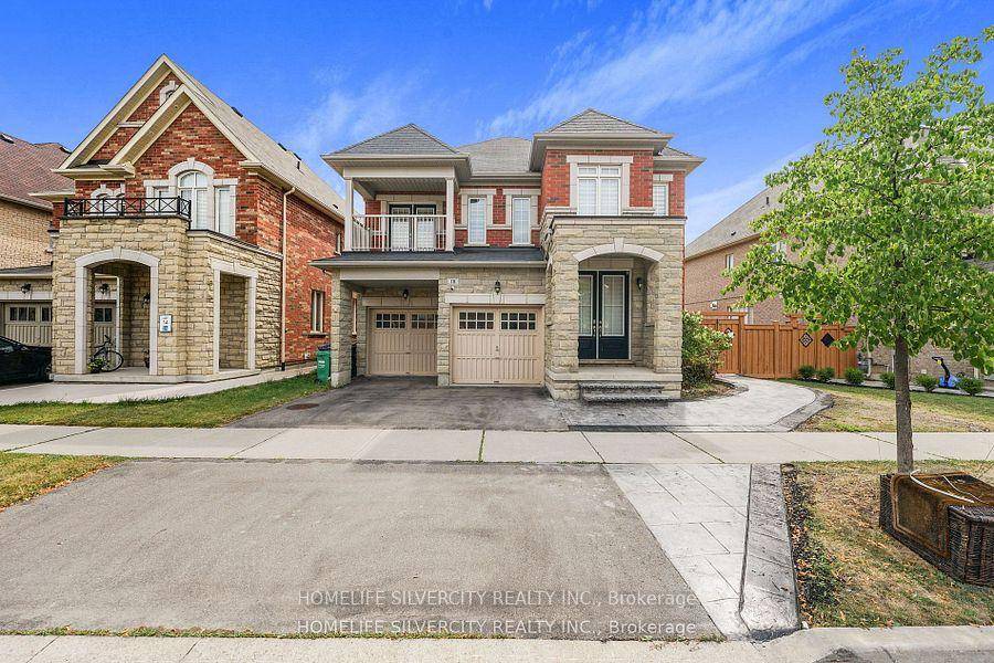 Welcome to this stunning 4 Bedroom and 4 bathrooms Detached Home on Premium Ravine Lot.