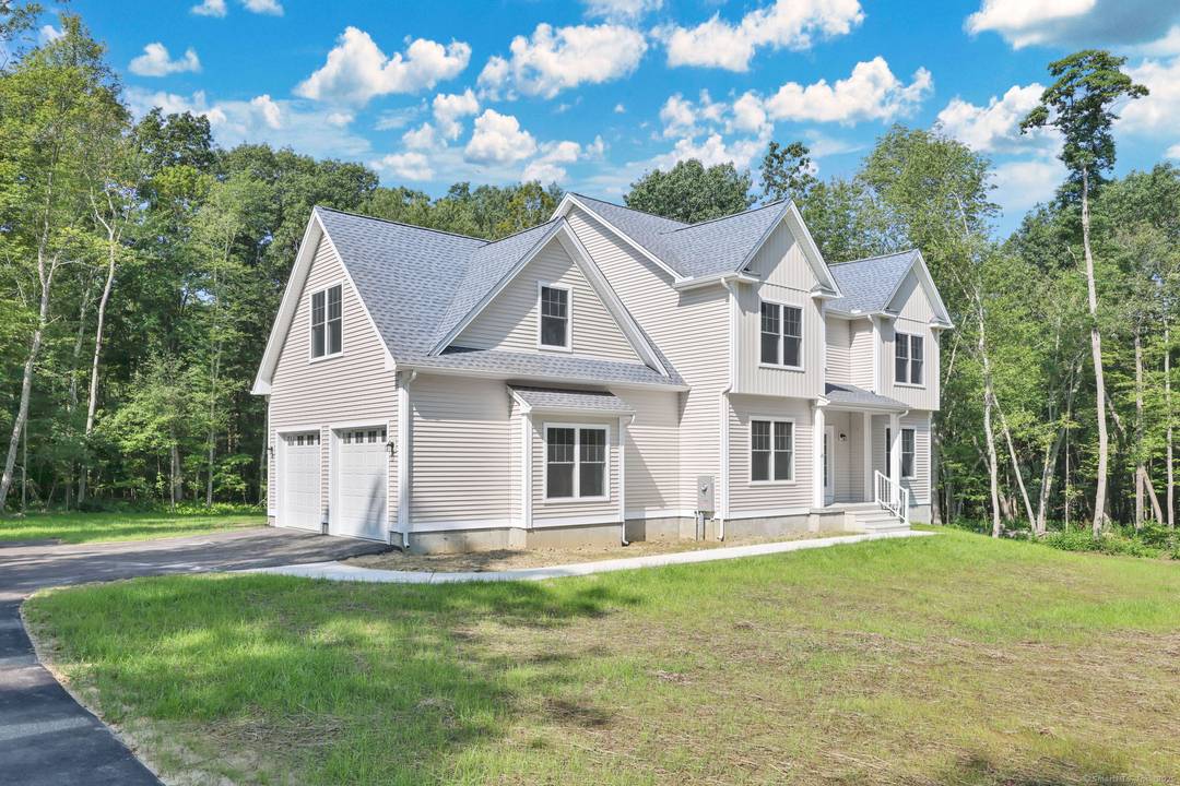 Welcome to this beautiful new construction that you don't have to wait for !
