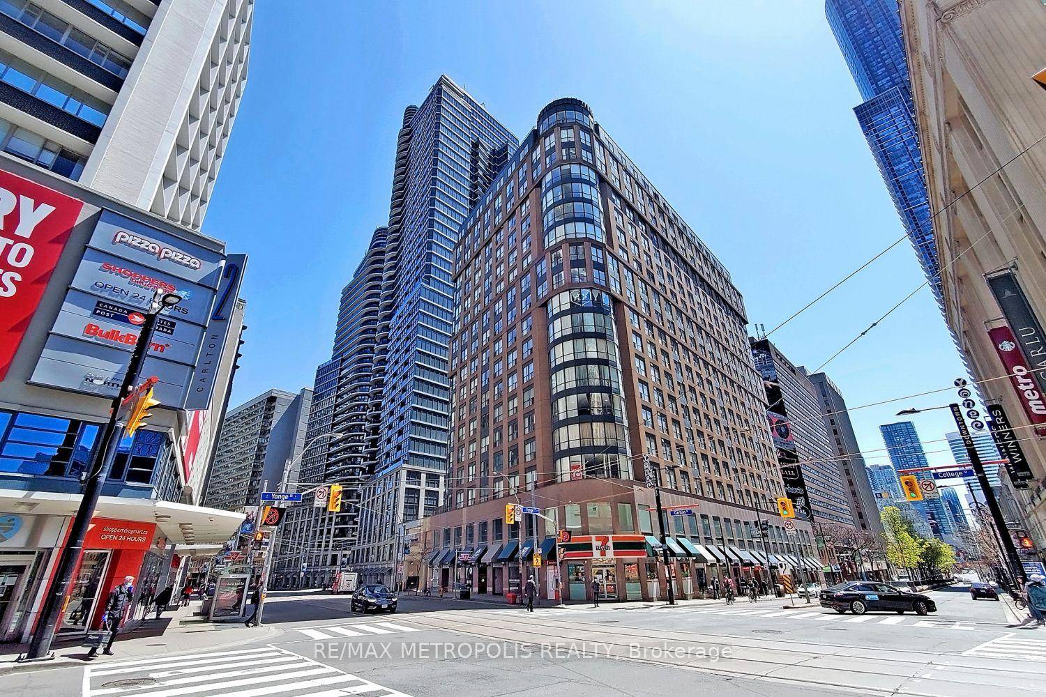 Beautiful amp ; Spacious 1 Bedroom Plus Den Suite Available For Rent At The Ellington.
