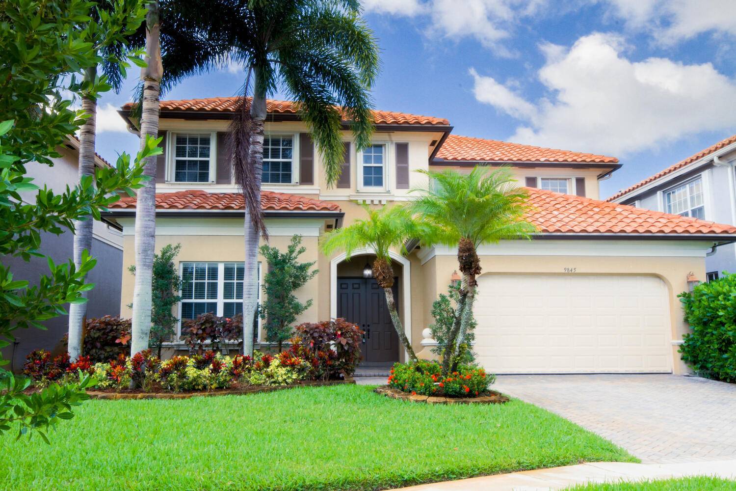 Beautifully updated homei n Countryside Meadows.
