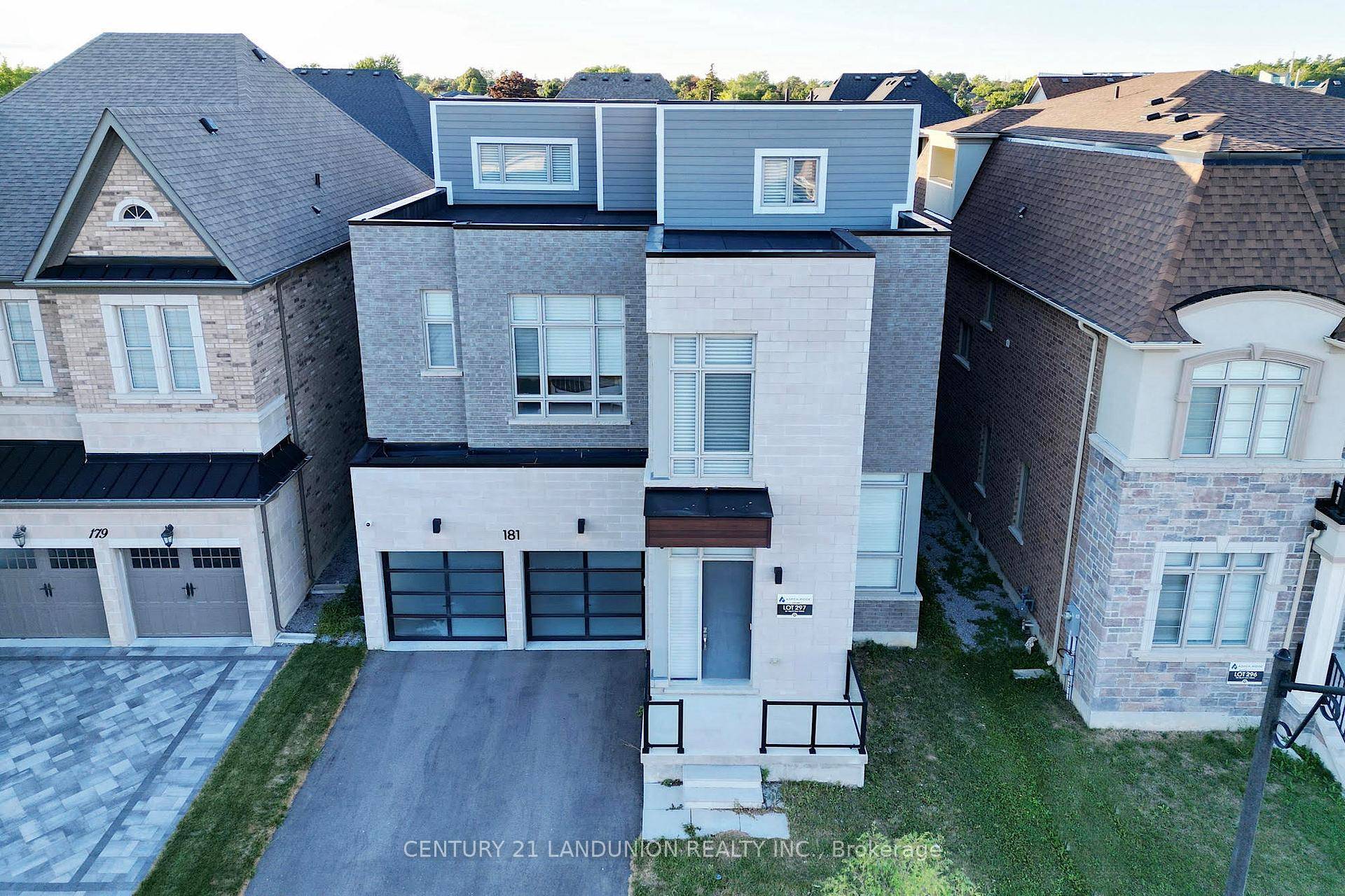 Welcome to this exquisite Aspen Ridge built home, Araya Model with Loft, situated in the prestigious and highly sought after Observatory Hill neighborhood.