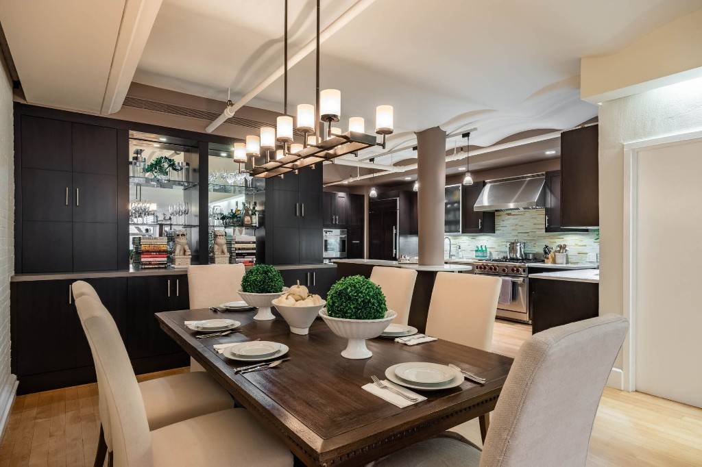 Sprawling, sophisticated and perfectly located in prime West Tribeca !