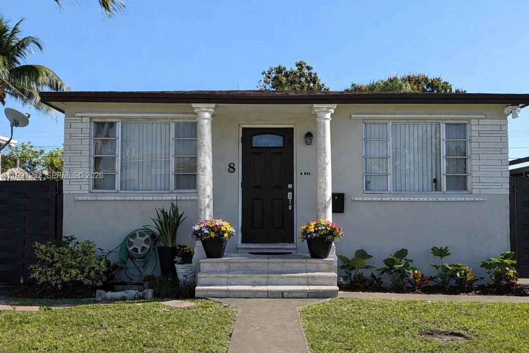 Great starter home in sought after west Hialeah with huge potential.