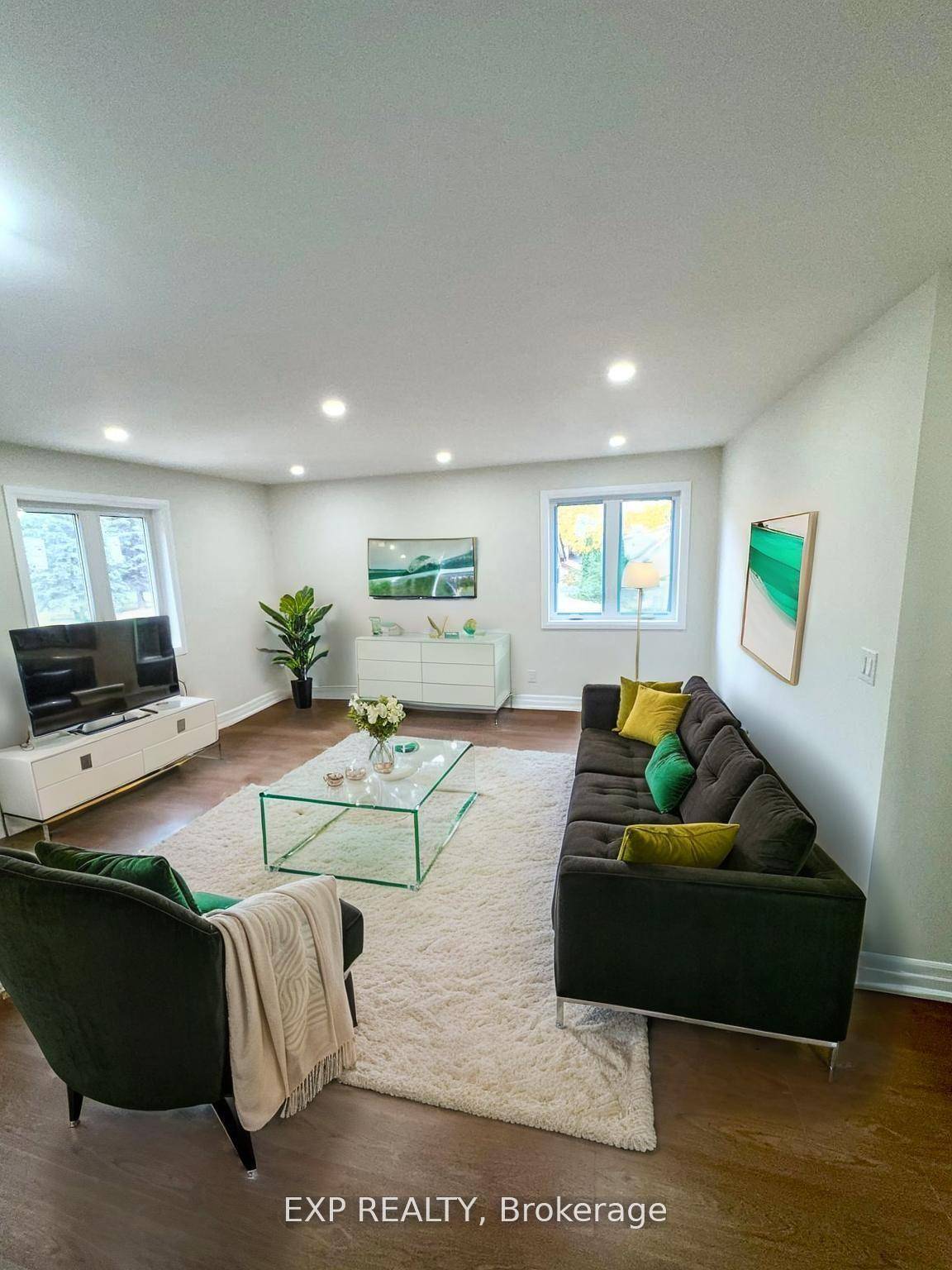 Welcome to 910 William Booth Cres !