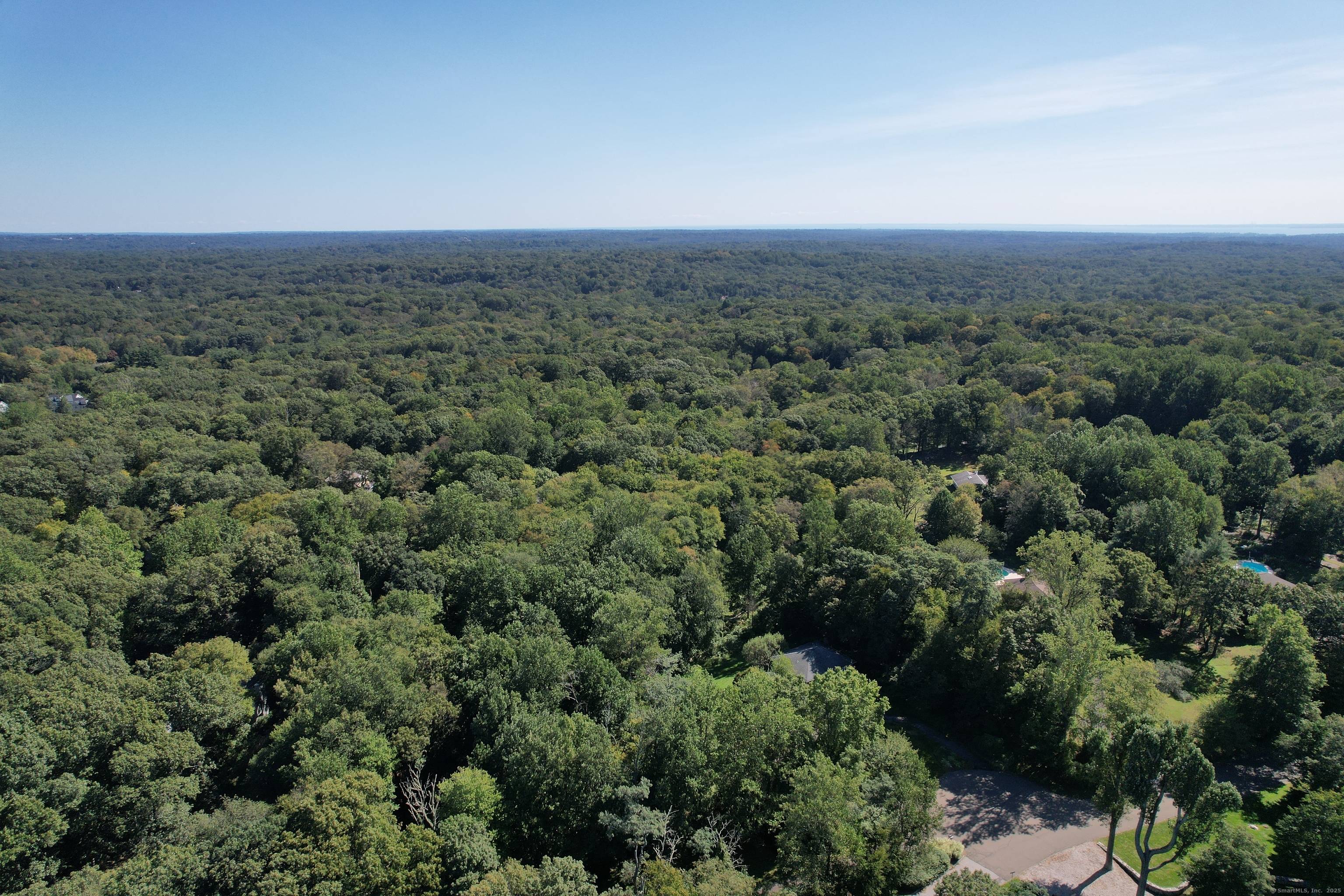 Discover a Hidden Gem in North Stamford South Brook Drive !